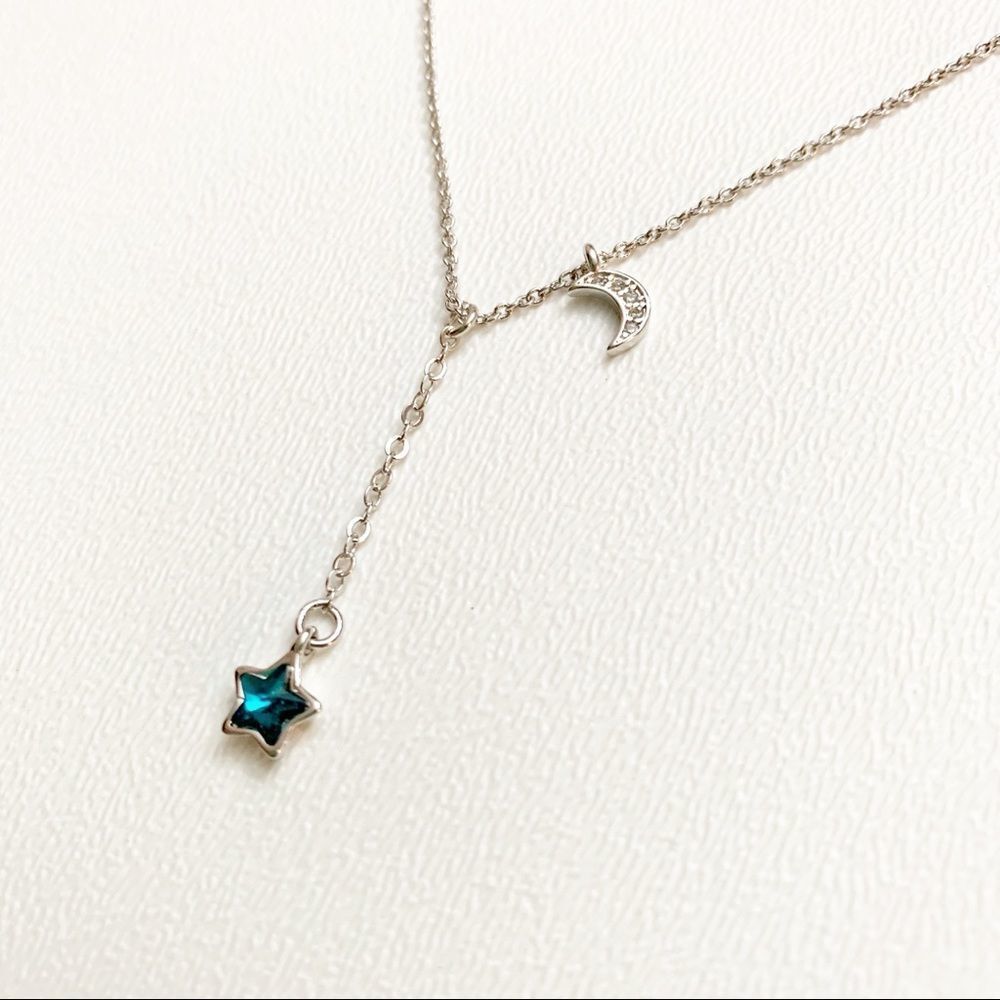 925 Sterling Silver Star and Moon Necklace (Q1) - Picture 6 of 8
